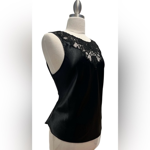 Chic Black Lace Women's Camisole - Picture 2 of 6